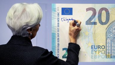 Lagarde firma billete 20 euros