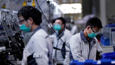 China - Trabajadores en una fábrica
