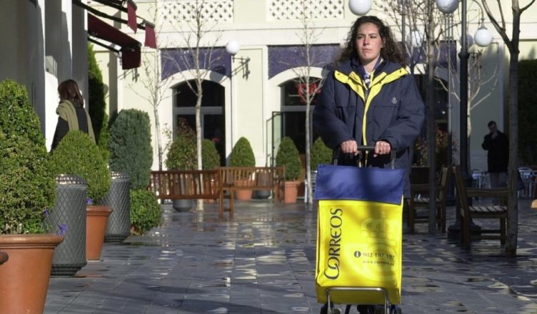 Correos Mujer Carrito