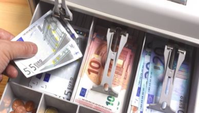 Euros billetes caja registradora
