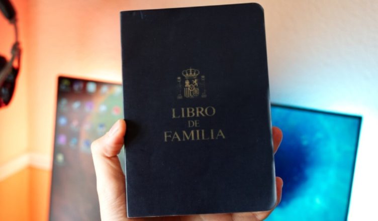 Libro de familia